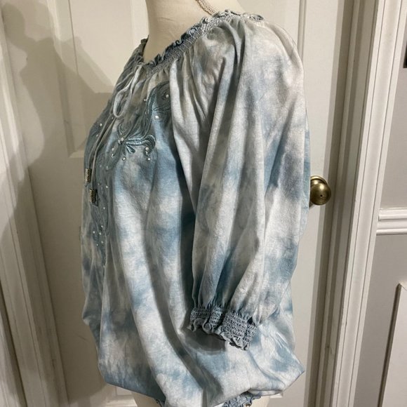 L Vintage Dress Barn Top w/Embroidered front and Rhinestones - Picture 5 of 11